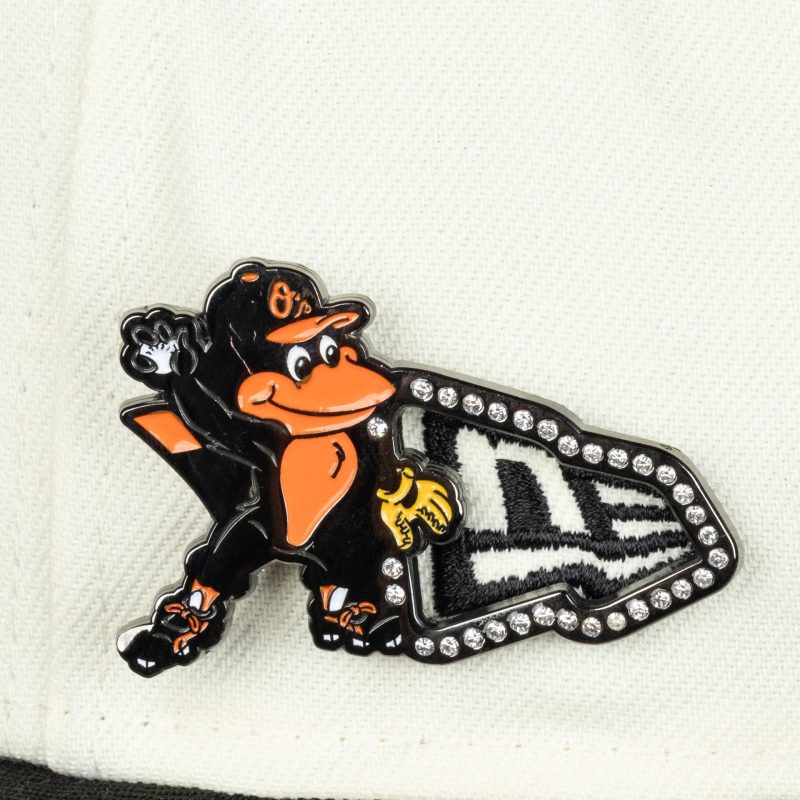 60579286 59FIFTY MLB MASCOT PIN BALORI SND D1