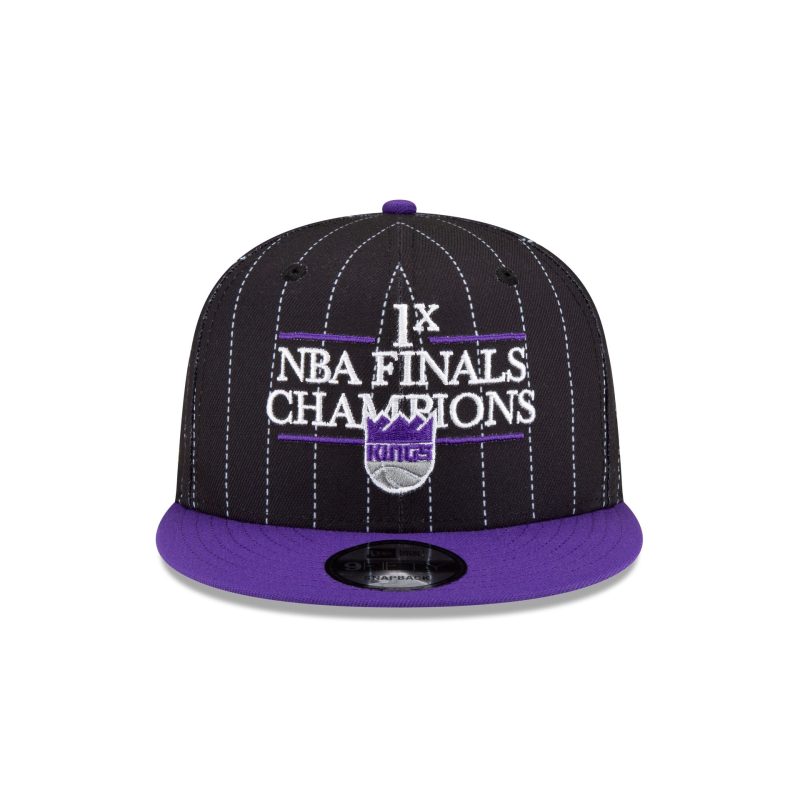 70845681 9FIFTY JUSTCAPSNBACHAMPSPINSTRIPE SACKIN BLK F