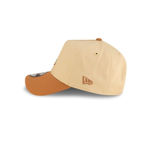 70906402 9FORTYAF HOLIDAYESSENTIALS NEWERA BRN LSIDE