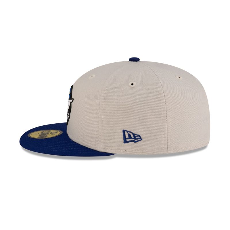 70906406 59FIFTY HOLIDAYESSENTIALS NEWERA WHT LSIDE